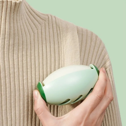FurFree™ Reusable Lint Roller Powerful adhesive. Washable. Pet-approved. 🐾